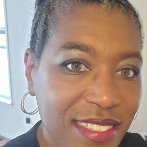 Meet your Posher, Pamela